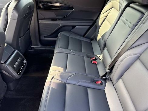 New 2025 Lincoln Nautilus Premier w/ Jet Appearance Package AWD/4WD image 18