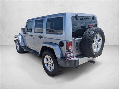 Used 2014 Jeep Wrangler Unlimited Sahara w/ Connectivity Group AWD/4WD image 8