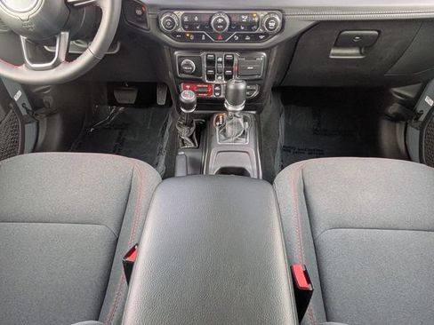 Used 2024 Jeep Wrangler Unlimited Rubicon w/ Technology Group AWD/4WD image 19
