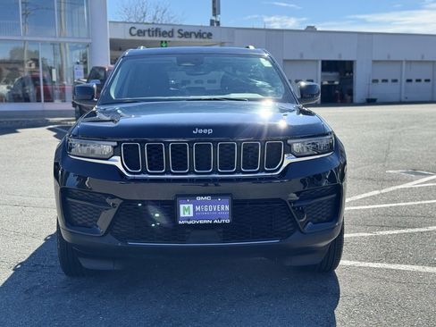 Used 2024 Jeep Grand Cherokee Laredo X image 10