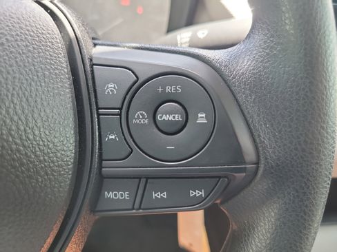 Used 2025 Toyota Corolla LE FWD image 29