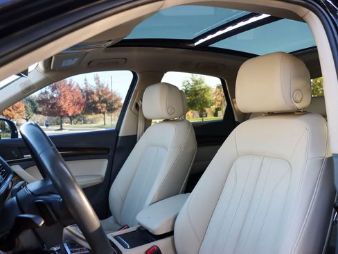 Used 2019 Audi Q5 2.0T Premium Plus w/ Premium Plus Package image 15