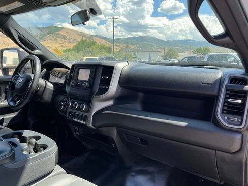 Used 2024 RAM 2500 Tradesman w/ Chrome Appearance Group AWD/4WD image 19