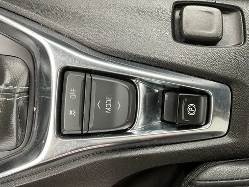 Used 2019 Chevrolet Camaro LT RWD image 21