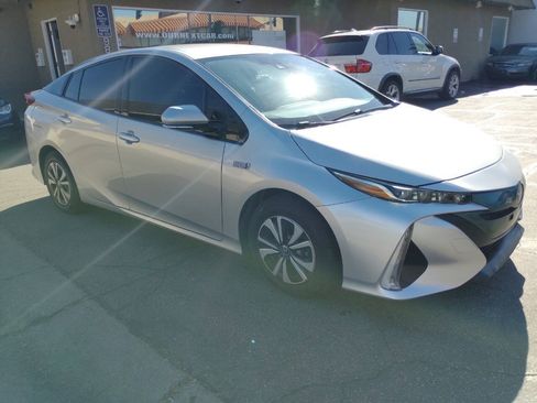 Used 2017 Toyota Prius Prime Premium FWD image 1