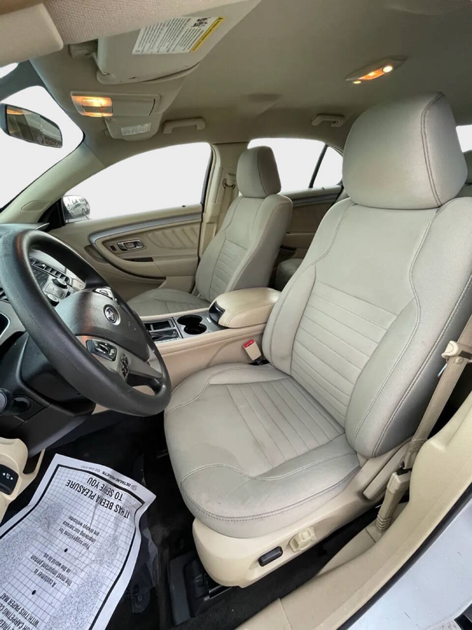 Used 2018 Ford Taurus SE FWD image 9