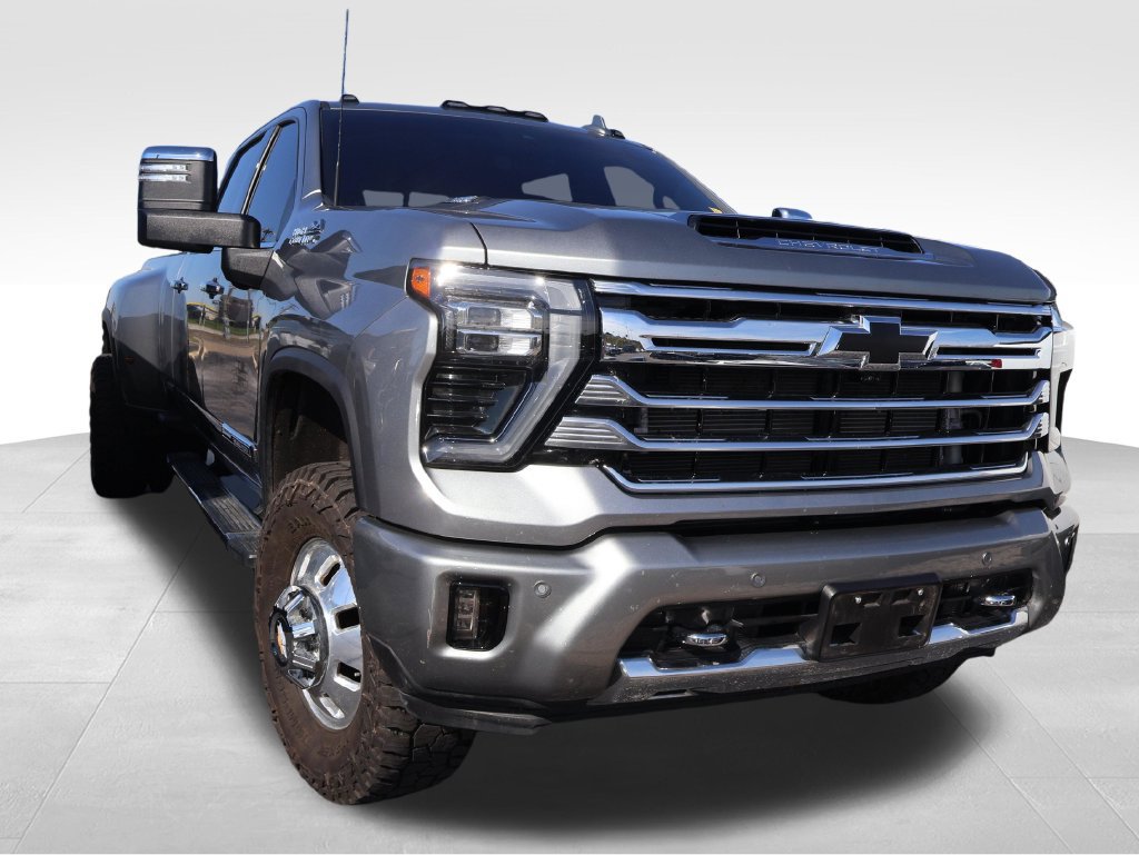 Used 2025 Chevrolet Silverado 3500 High Country w/ High Country Premium Package AWD/4WD image 7