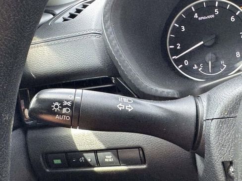Used 2024 Nissan Sentra SV FWD image 30