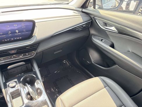 Used 2025 Buick Envision Preferred AWD/4WD image 28