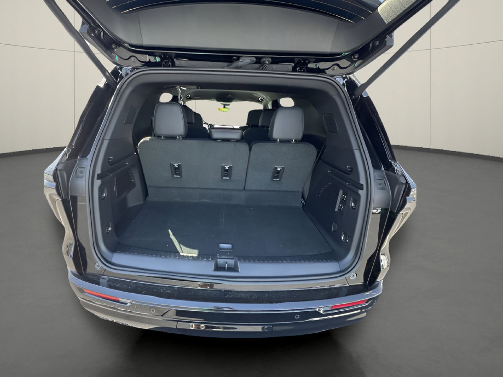 Used 2026 Chevrolet Traverse High Country FWD image 26