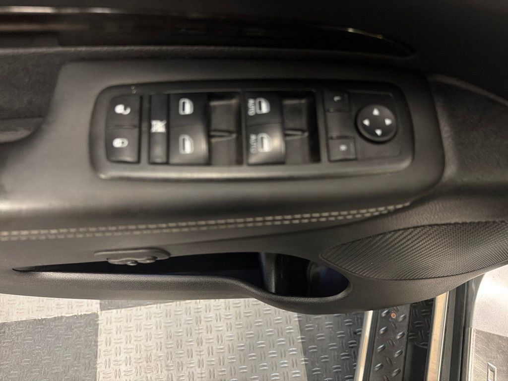 Used 2015 Dodge Durango Citadel w/ Technology Group AWD/4WD image 18