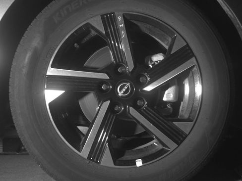 Used 2025 Nissan Sentra SV image 13