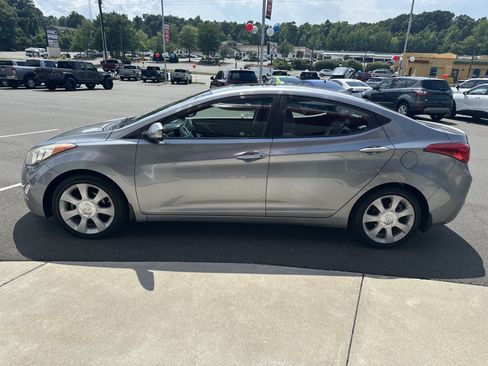 Used 2013 Hyundai Elantra Limited FWD image 5