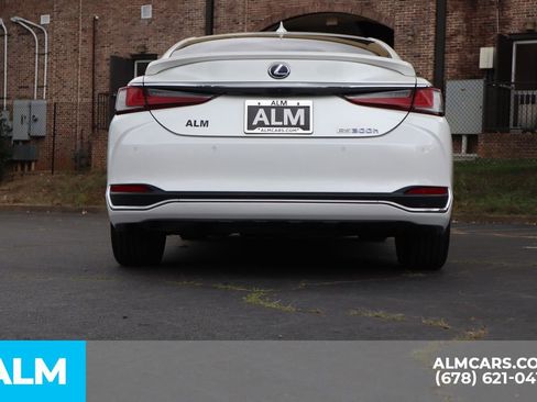 Used 2022 Lexus ES 300h w/ Premium Package image 7