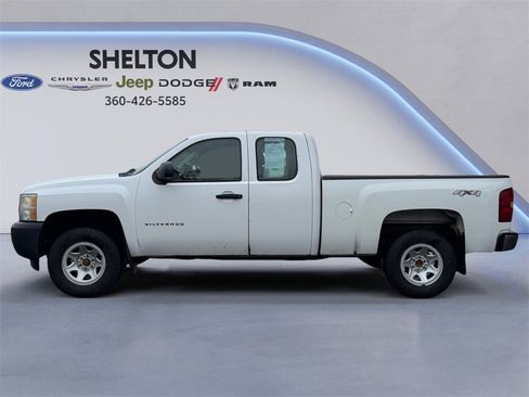 Used 2011 Chevrolet Silverado 1500 W/T image 2