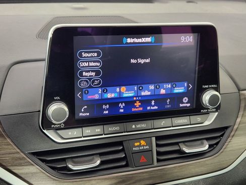 Used 2024 Nissan Altima 2.5 SV image 19