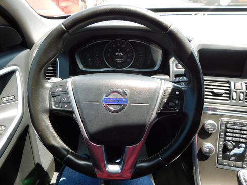 Used 2016 Volvo XC60 T5 FWD image 29
