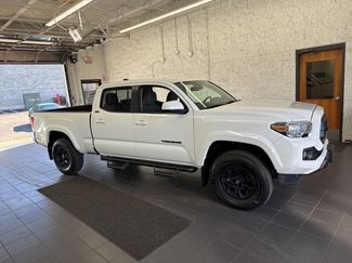 Used 2022 Toyota Tacoma SR5 video 1