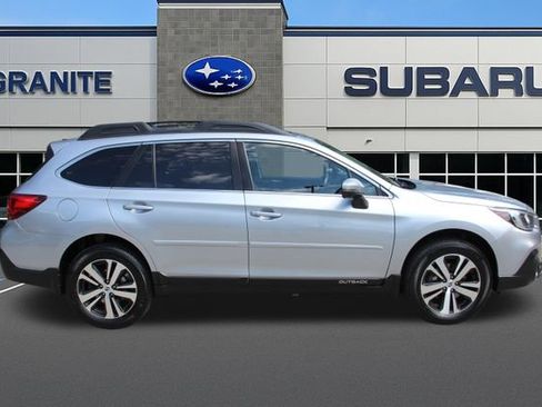 Used 2018 Subaru Outback 2.5i Limited AWD/4WD image 12