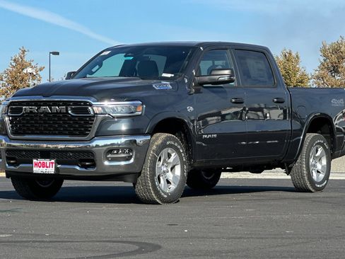 New 2026 RAM 1500 4x4 Crew Cab image 7