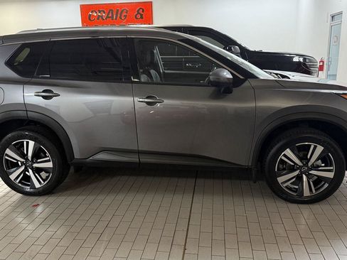 Used 2025 Nissan Rogue SL AWD/4WD image 4