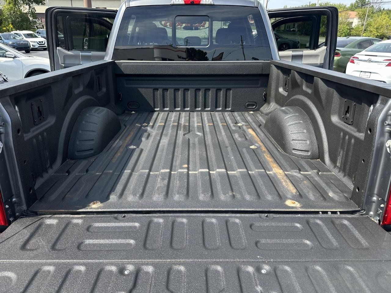 Used 2022 Ford F350 XLT w/ XLT Premium Package AWD/4WD image 34