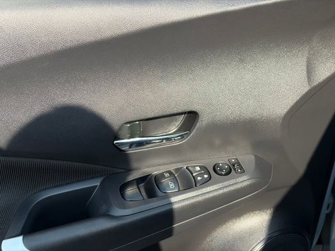 Used 2023 Nissan Kicks SV FWD image 12