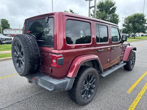 Used 2021 Jeep Wrangler Unlimited Sahara w/ Cold Weather Group AWD/4WD image 4