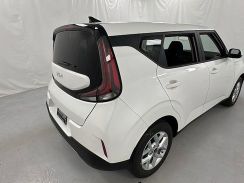 New 2025 Kia Soul LX image 3