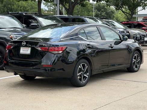 Used 2024 Nissan Sentra SV FWD image 4