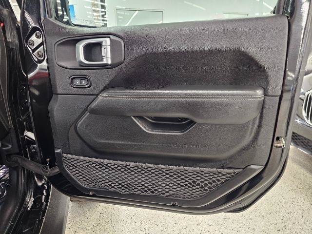 Used 2020 Jeep Wrangler Unlimited Sahara AWD/4WD image 35