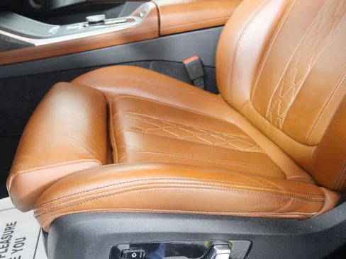 Certified 2024 BMW X7 M60i AWD/4WD image 9