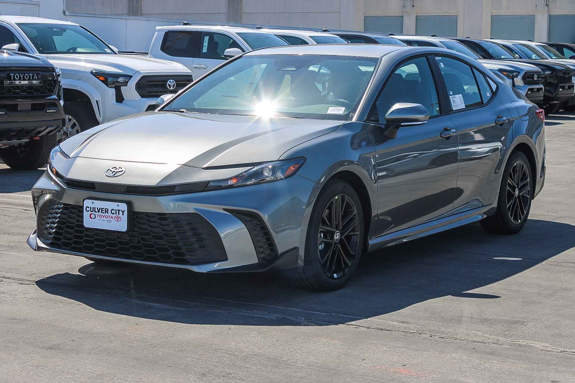 New 2026 Toyota Camry SE FWD image 3