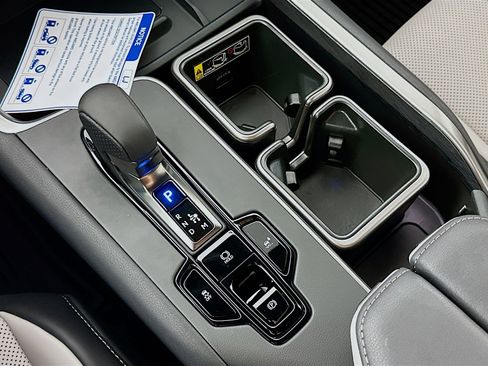 New 2025 Lexus TX 500h AWD image 17