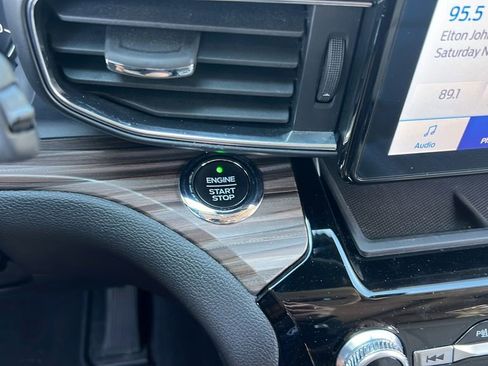 Used 2021 Ford Explorer Limited w/ Equipment Group 301A image 29