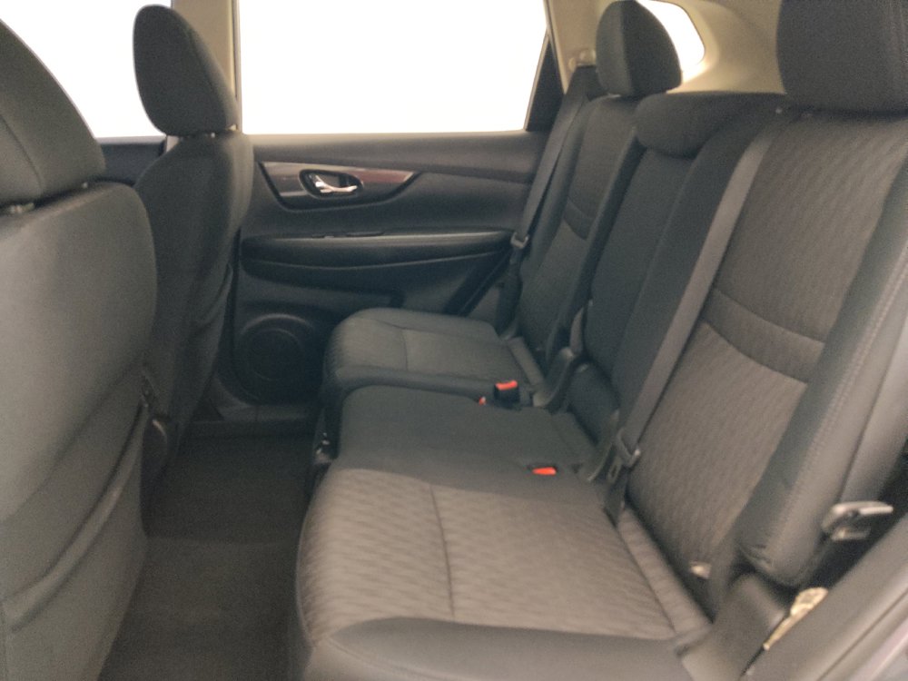 Used 2018 Nissan Rogue S FWD image 18