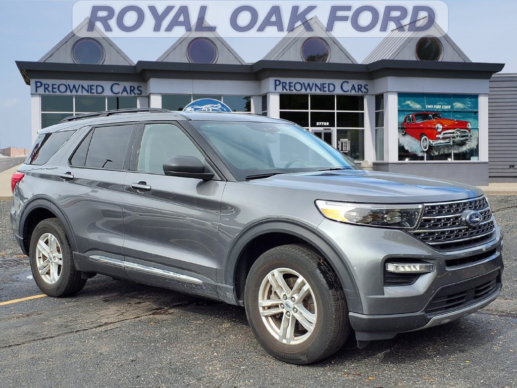 Certified 2023 Ford Explorer XLT w/ Equipment Group 202A AWD/4WD image 1