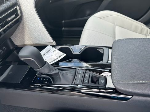 Used 2025 Toyota Camry XLE image 22