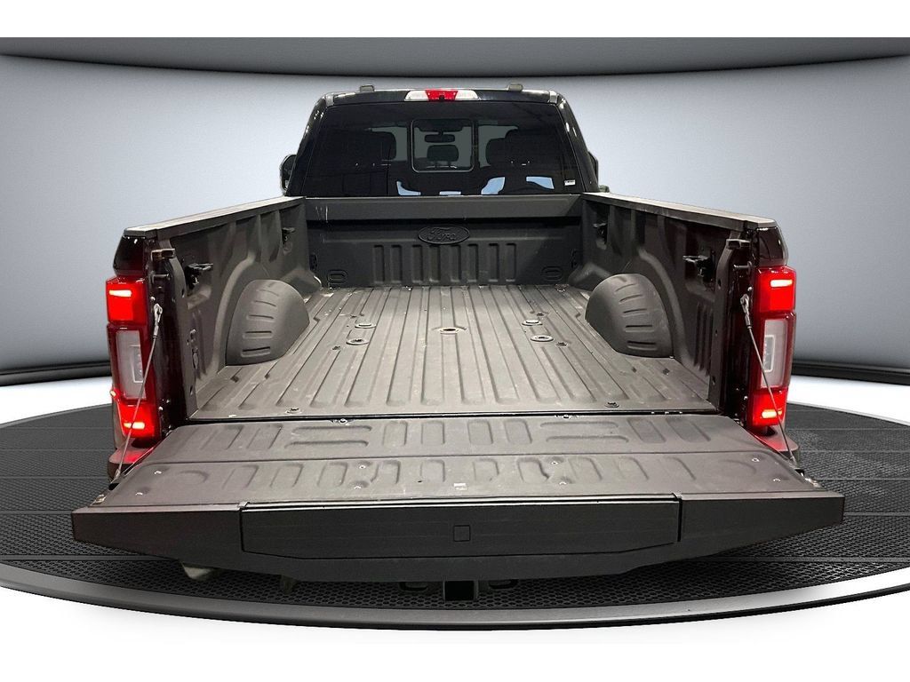 Used 2022 Ford F450 Platinum w/ FX4 Off-Road Package AWD/4WD image 37