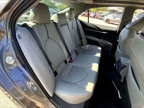 Used 2024 Toyota Camry XLE image 18