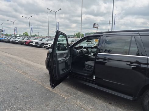 Certified 2025 Ford Expedition Max Active AWD/4WD image 9