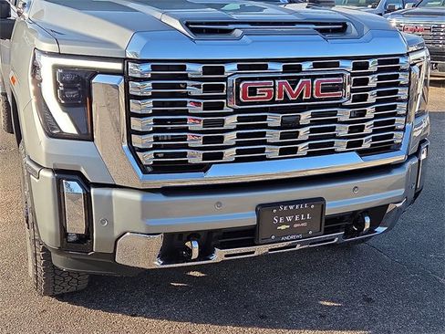 New 2026 GMC Sierra 2500 Denali w/ Denali Reserve Package image 7