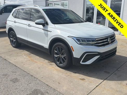 Certified 2023 Volkswagen Tiguan SE FWD image 1