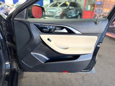 Used 2018 INFINITI QX30 AWD w/ Cargo Package image 23