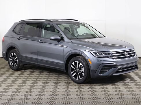 Used 2023 Volkswagen Tiguan S image 2