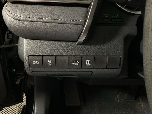 Used 2022 Toyota Camry LE AWD/4WD image 28