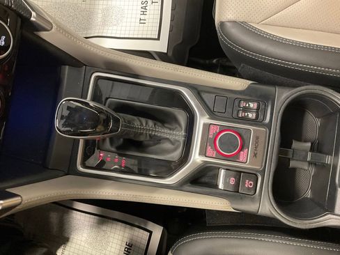 Used 2023 Subaru Forester Limited w/ Popular Package #2 AWD/4WD image 16