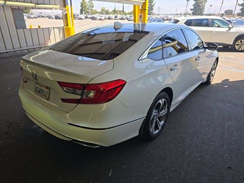 Used 2018 Honda Accord EX image 4