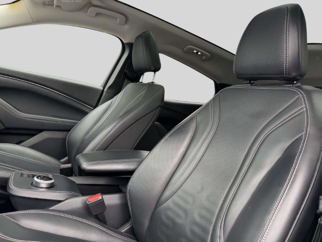 Used 2022 Ford Mustang Mach-E Premium AWD/4WD image 11