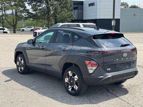 Used 2024 Hyundai Kona SEL image 3